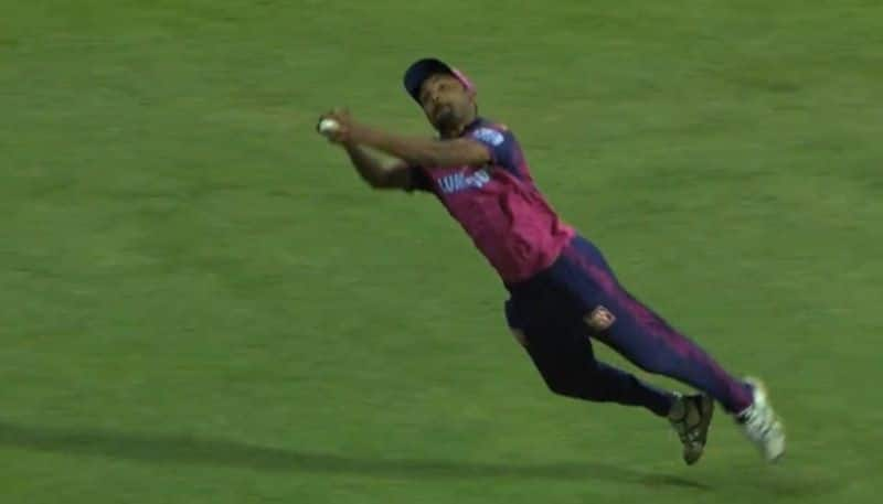 Sandeep Sharma takes catch of the season to dismiss Suryakumar Yadav gkc