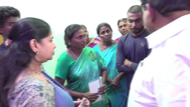 MP Kanimozhi gave a compensation of Rs 1 crore to the family of the murdered VAO in Thoothukudi