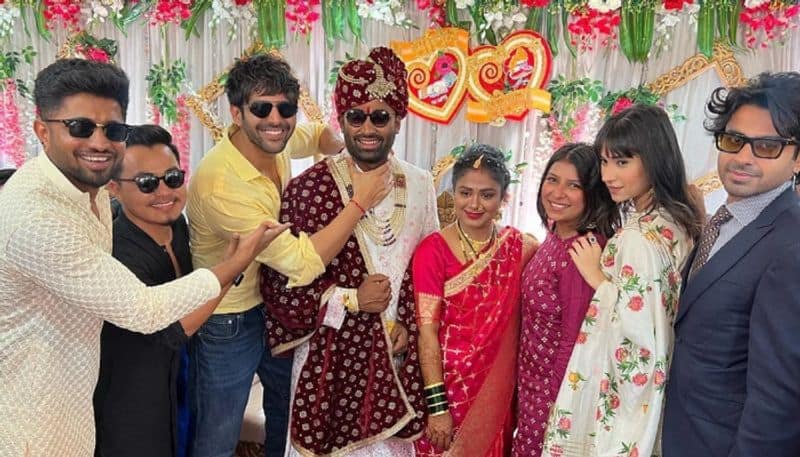 actor kartik aaryan celebrates bodyguards marriage hyp 