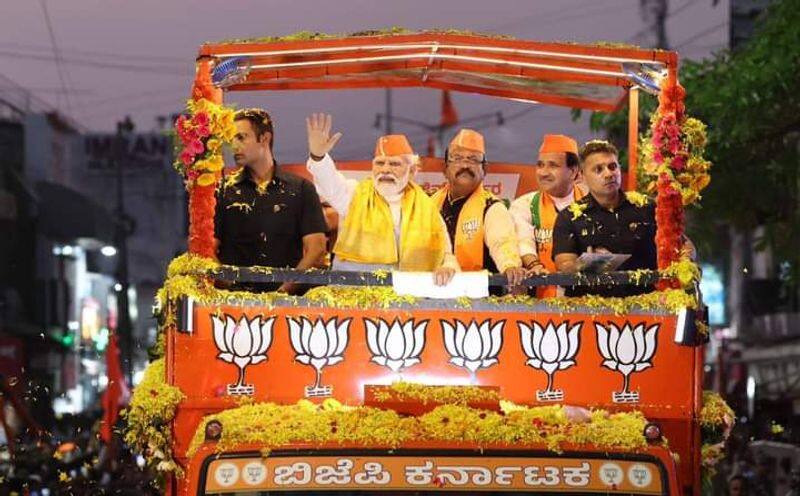 PM Modi roadshow in Badami haveri of karnataka nbn