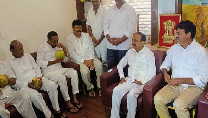 Etela Rajender Meets Khammam Former MP  Ponguleti Srinivas Reddy lns 