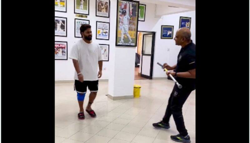 Watch Rishabh Pant walking without the walking stick and Playing Table tennis video goes viral IPL 2023 jje 