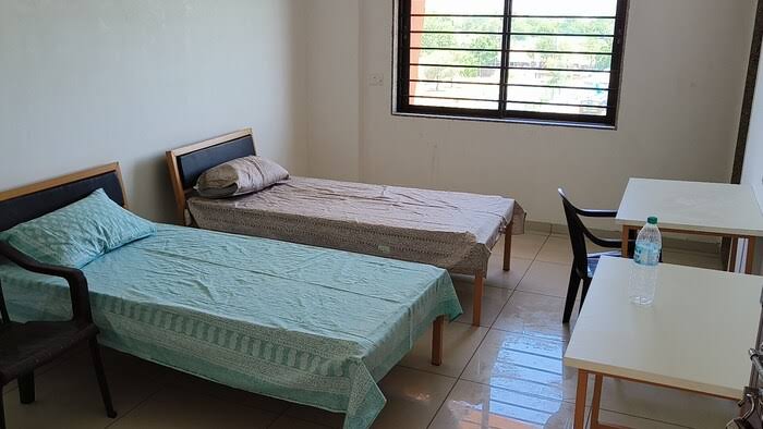 hostel facility in virendra dham