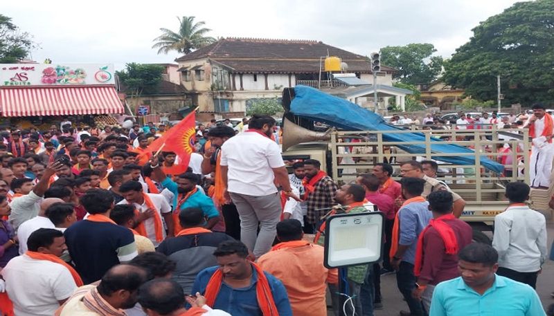 Protest Against Congress For Bajrang Dal Ban in Manifesto grg 