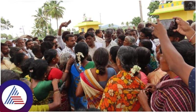 HC Mahadevappa campaign in T Narasipur Assembly Constituency Huge support from people sat