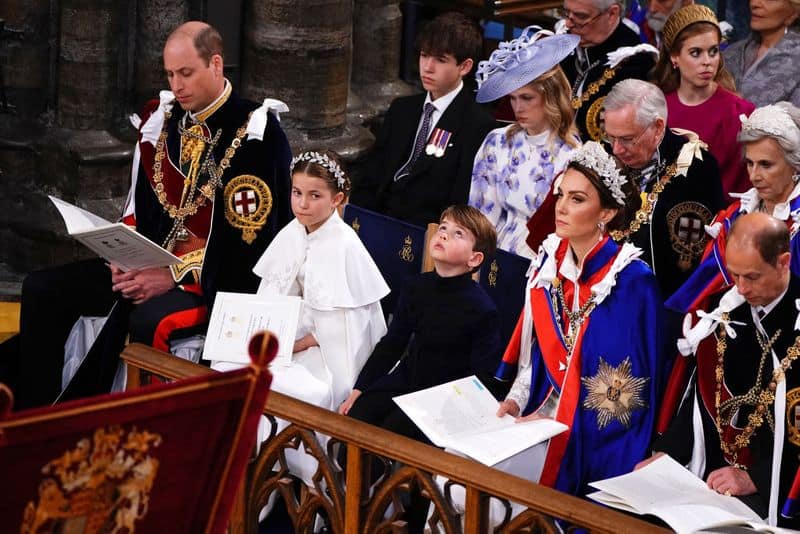 Kate Middleton and Princess Charlotte twinned in matching headpieces at King Charles coronation gcw