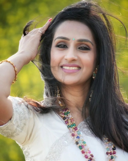 చీరకట్టులో మెరిసిన లయ