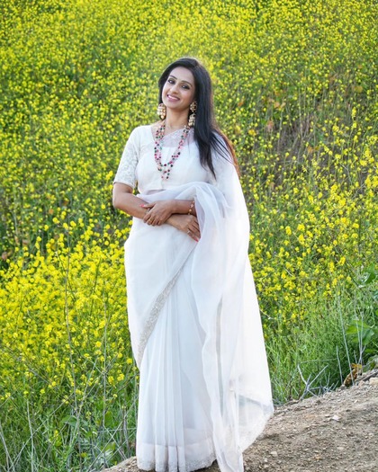 చీరకట్టులో మెరిసిన లయ