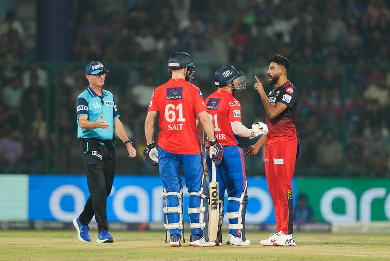 Mohammad Siraj hugged Philip Salt after the match gkc