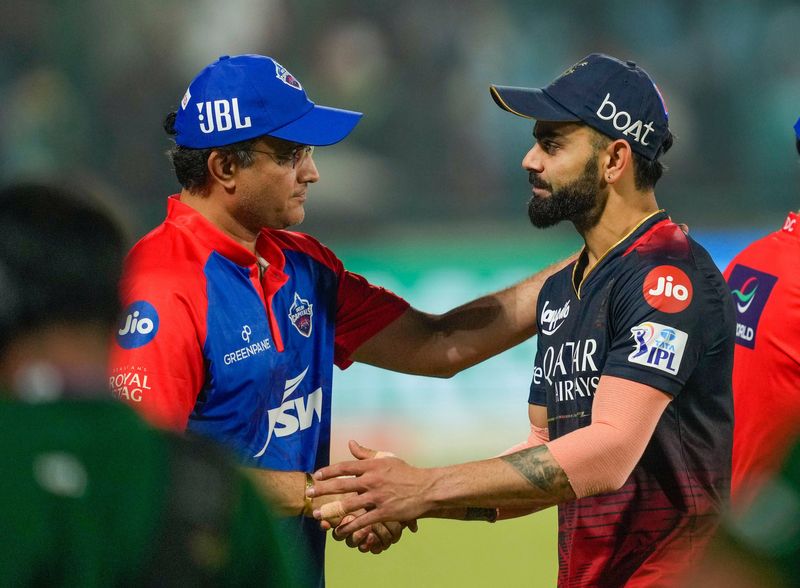 Handshake between Virat Kohli and Sourav Ganguly after DC vs RCB match gkc