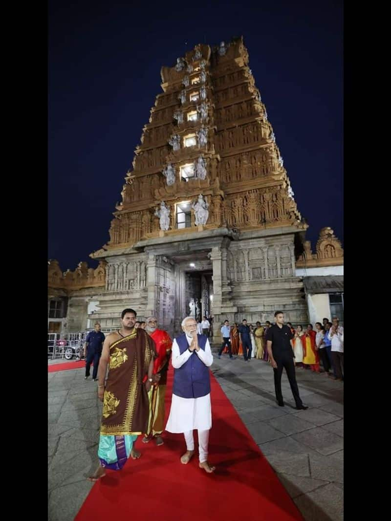 PM Narendra Modi visited Dakshina Kashi Nanjundeshwar Temple sat