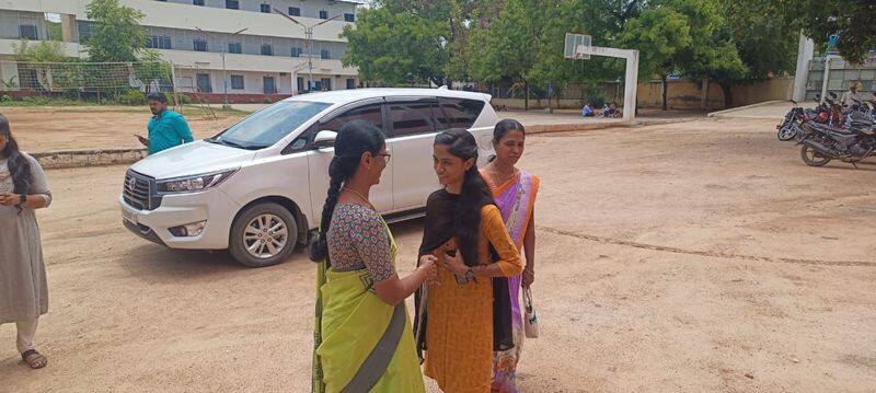 dindigul student nandhini scored 600 out of 600 in 12th public exam