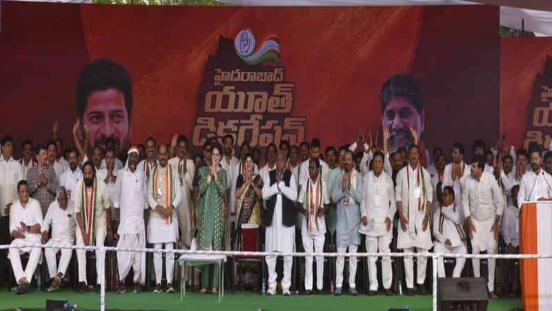 Priyanka Gandhi  Participates  in  yuvasangarshna sabha in Hyderabad lns 