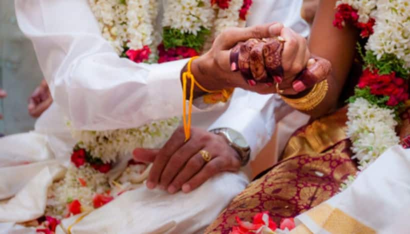 హృదయవిధారక ఘటన... కన్న కూతురు పెళ్లిలోనే కుప్పకూలి తండ్రి మృతి