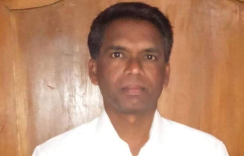 దాసరి  మోహన్  కవిత : మనిషి  కత్తులు కట్టుకుని