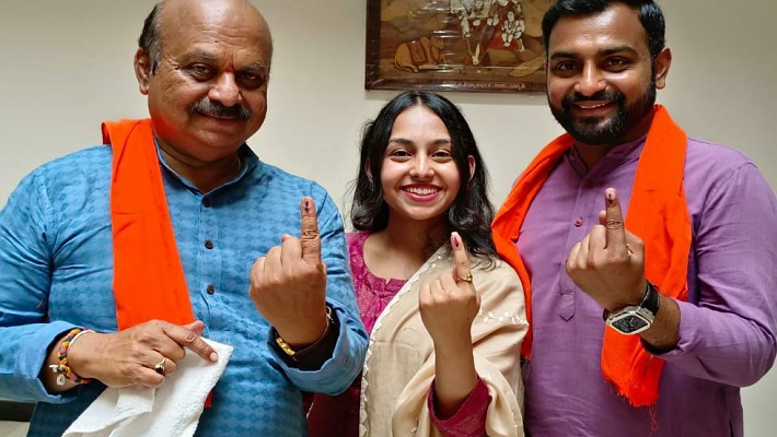 Bommai with family Bommai with family