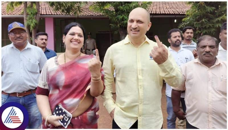 Karnataka assembly election 2023 MP Ananta Kumar Hegde voted in Sirsi sat