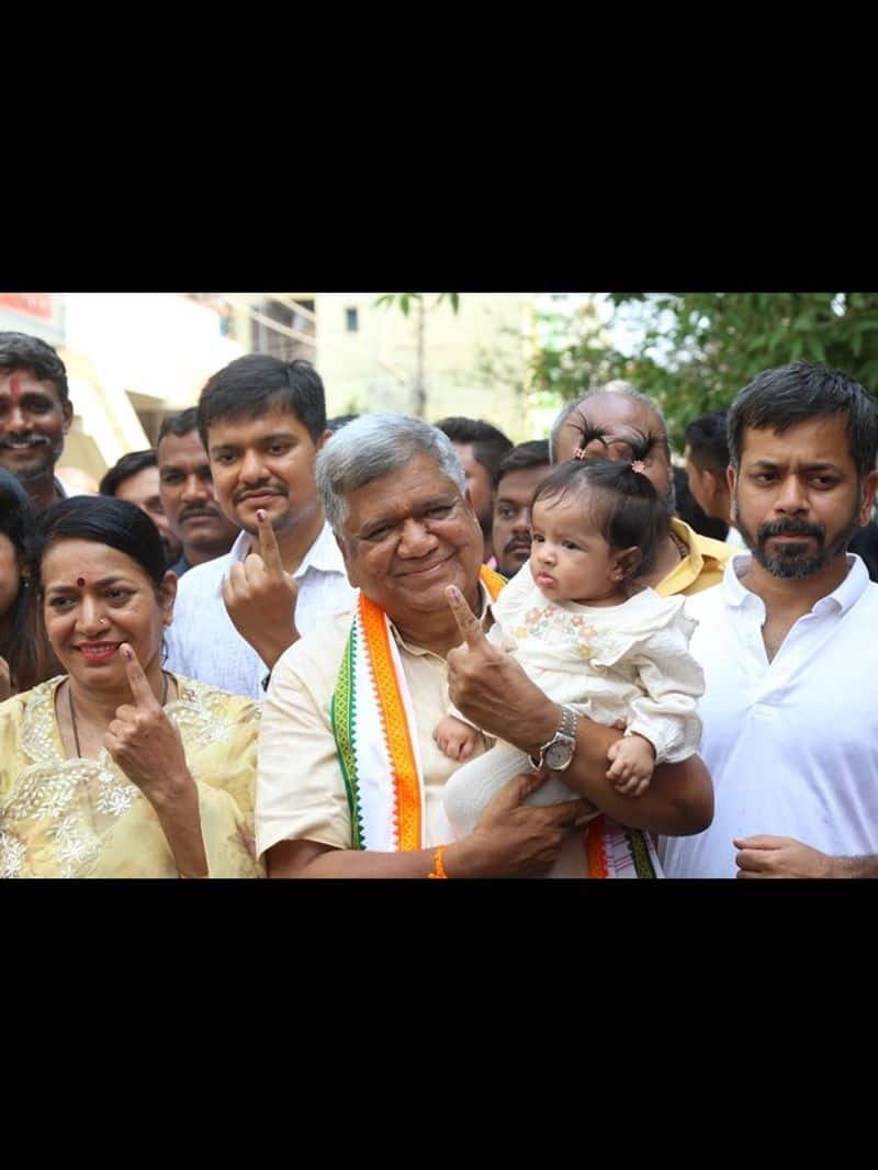 Karnataka  Elections 2023 union  minister nirmala sitharaman and  political leaders casting their vote gow