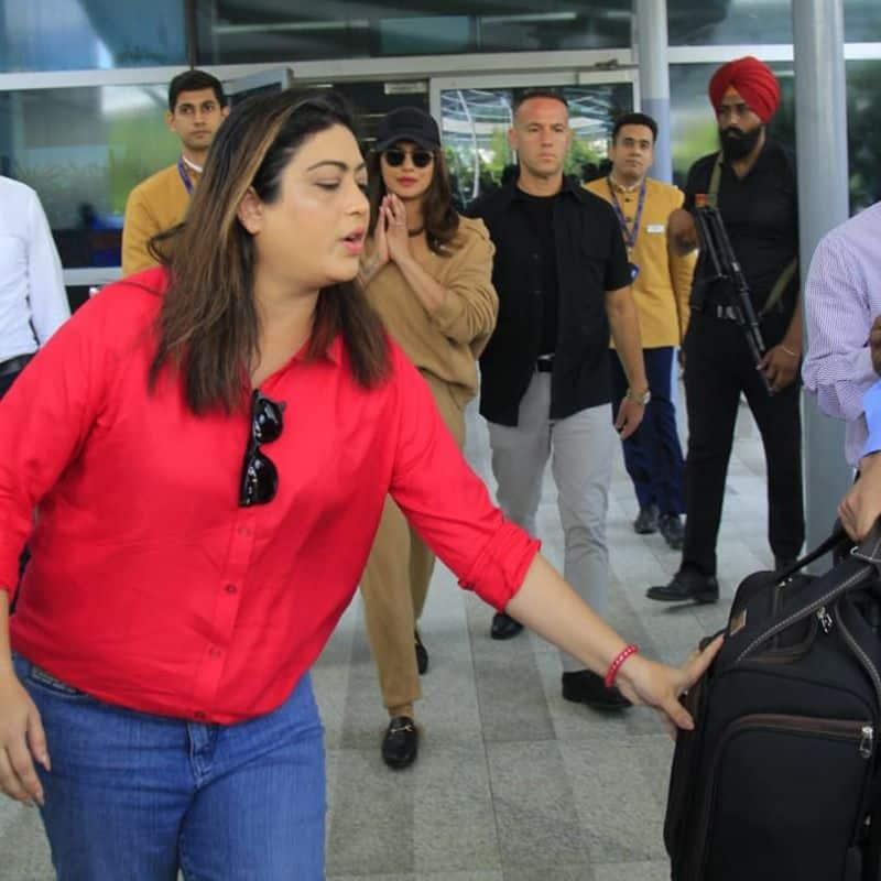 priyanka chopra landed delhi for Parineeti Chopra-Raghav Chadha