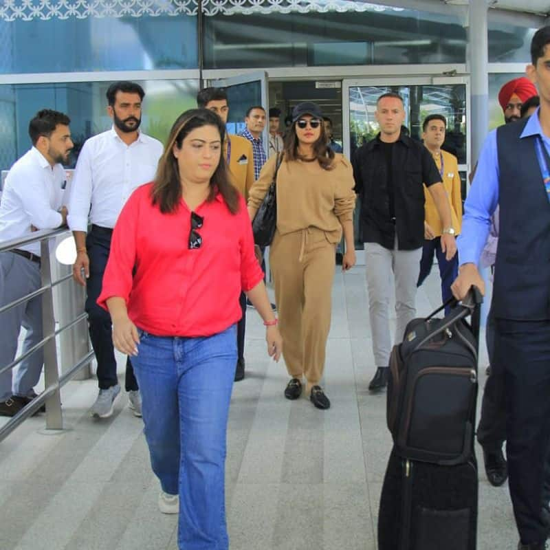 priyanka chopra landed delhi for Parineeti Chopra-Raghav Chadha