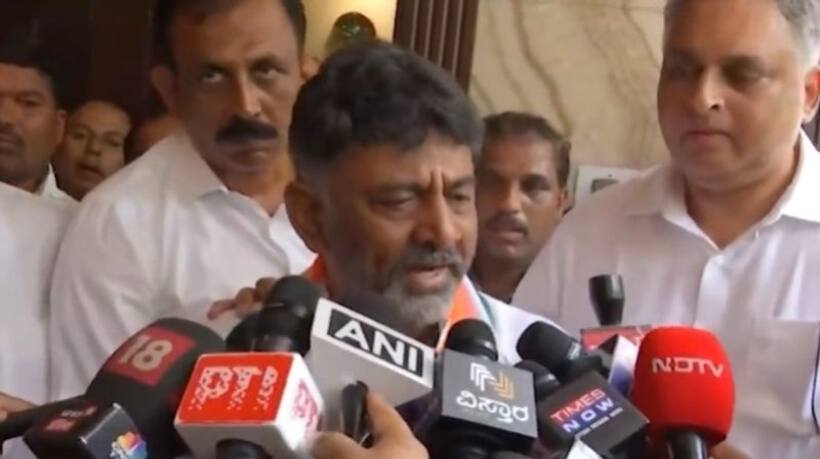  డీకే శివకుమార్ కు ఎదురు దెబ్బ: ఆస్తుల కేసులో దాఖలు చేసిన పిటిషన్ కొట్టివేసిన హైకోర్టు