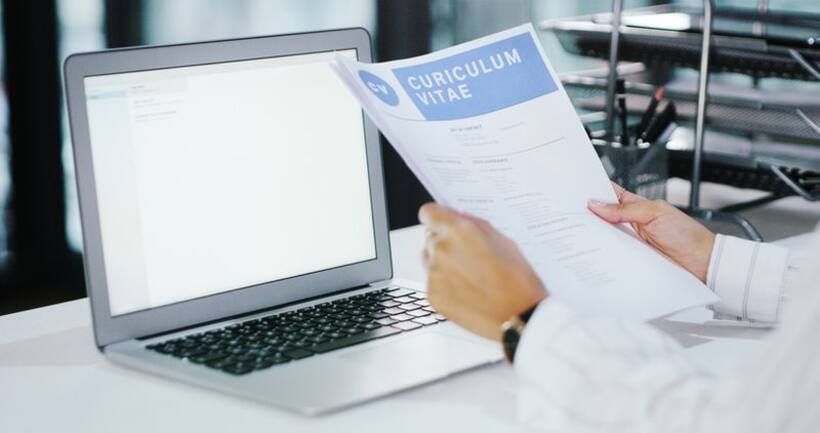 Impress you recruiter with these 10 tips to write a CV 