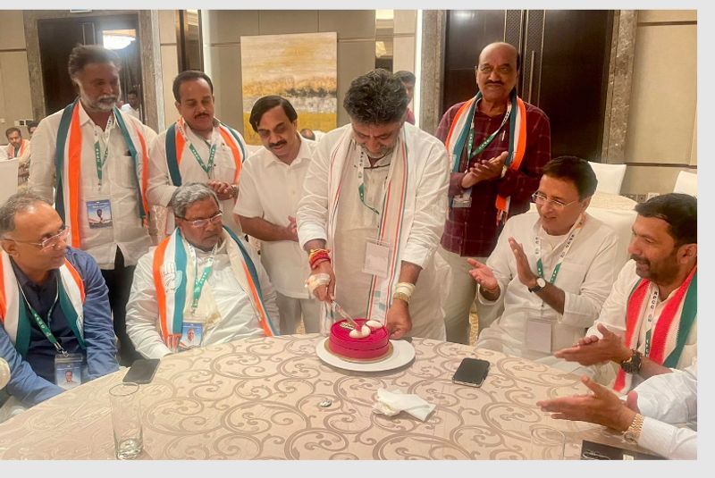 Birthday Gift For DK Shivakumar With Karnataka CM Post Or Advantage Siddaramaiah? 