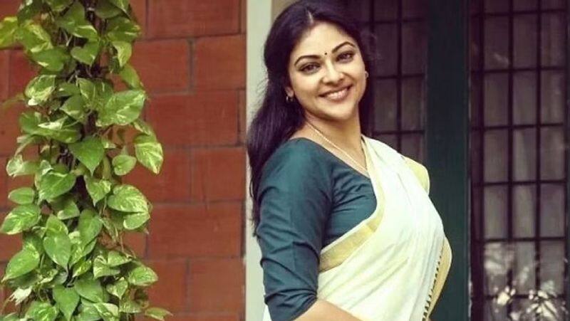 Virumandi movie actress abhirami revealed she adopted a girl child