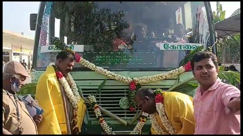 government bus passengers celebrate bus day in coimbatore