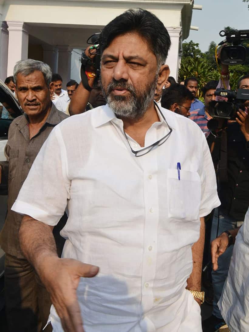 కర్ణాటక కాంగ్రెస్ ప్రభుత్వాన్ని కూల్చేందుకు కుట్ర జరుగుతోంది   డిప్యూటీ సీఎం డీకే శివకుమార్