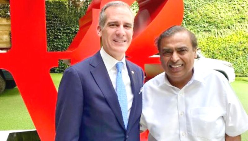 US Ambassador to India Meets Mukesh Ambani apk