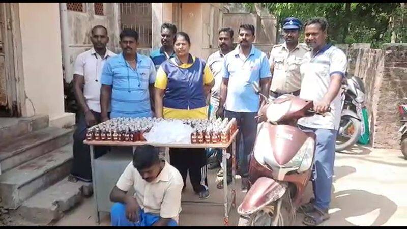 smuggling liquor bottles seized by tn police in cuddalore district