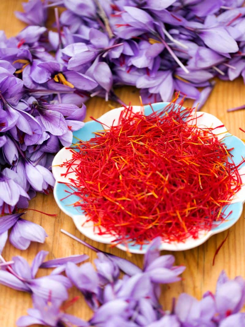 Beauty Tips Use saffron face pack for glowing skin