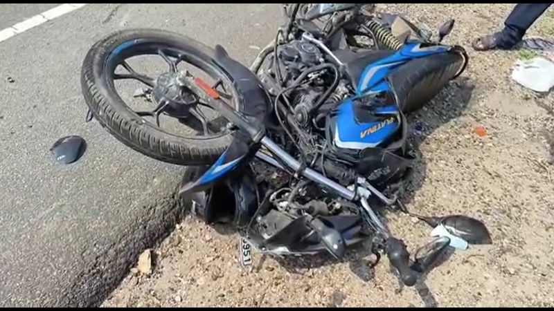 5 persons highly injured including 2 year old baby in road accident in virudhunagar district