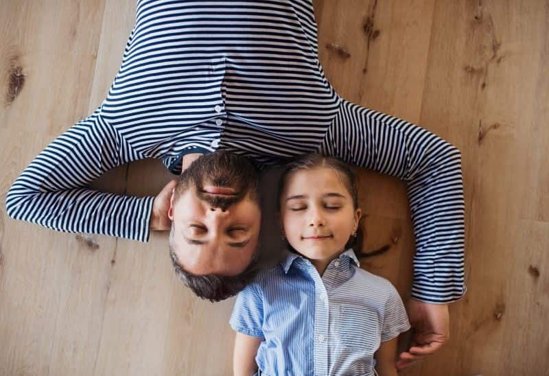 Back pain: Sleeping on the ground is beneficial