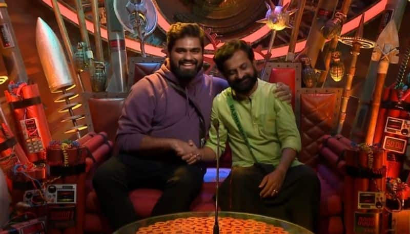 bigg boss malayalam season 5 rajith kumar slams dr robin after exit from bigg boss house vvk