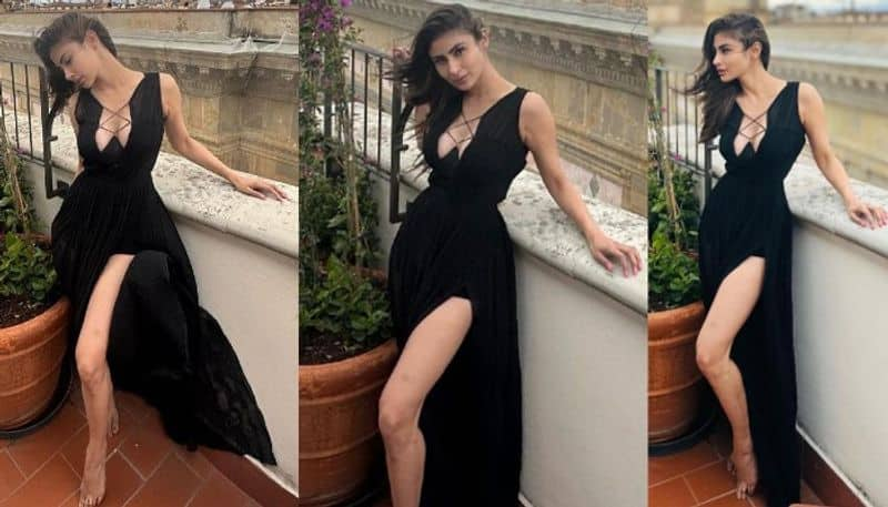 Actress Mouni Roy Stunning Poses in Black Outfit NSk