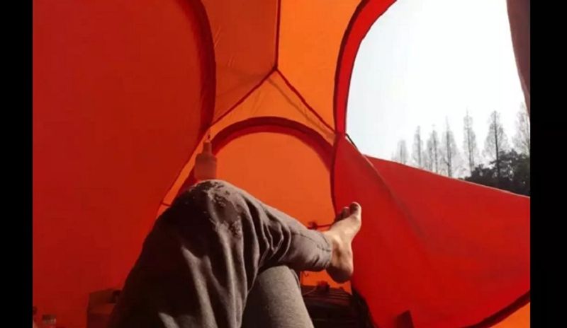 29 year old man quits job lives in a tent because he wants to relax and not to work ash