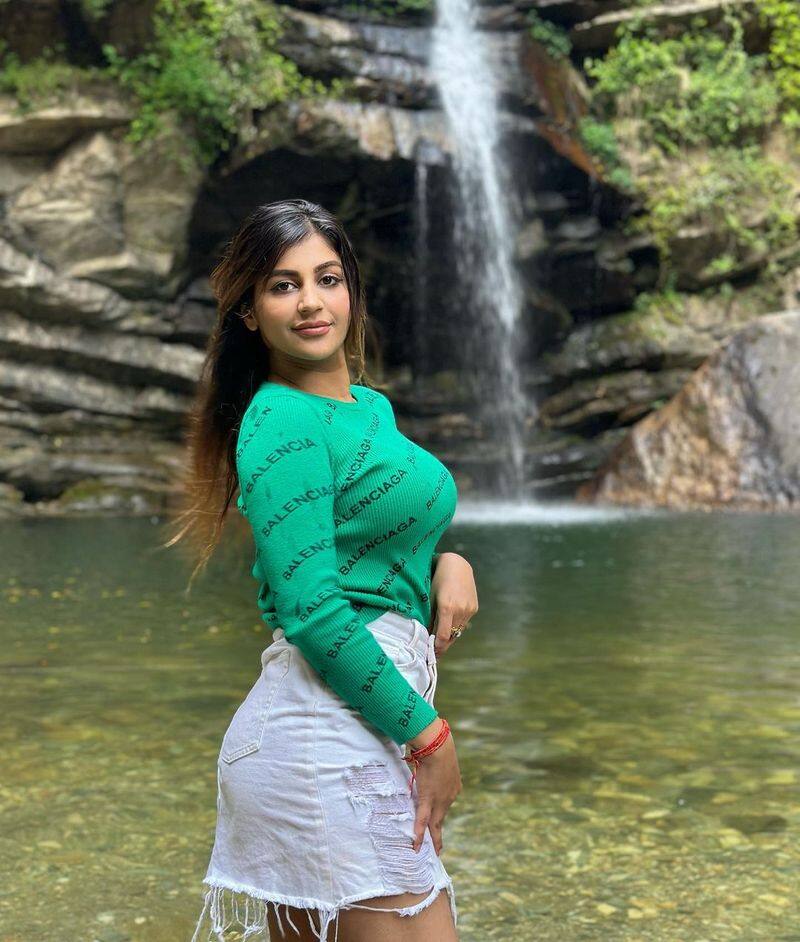 Yashika glamour photos in Balugarh Waterfalls viral