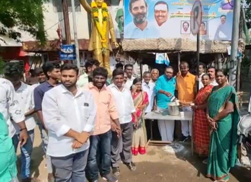 on the occasion of the death anniversary of rajiv gandhi congress party members garlanded the statuein trichy