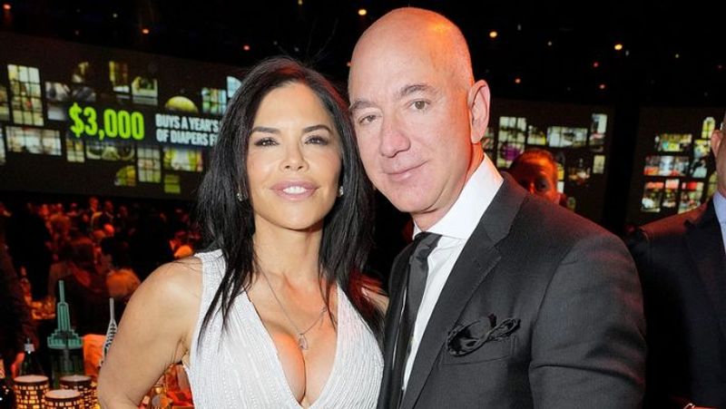 Amazon Founder Jeff Bezos Engaged To Girlfriend Lauren Sanchez: Report-sak