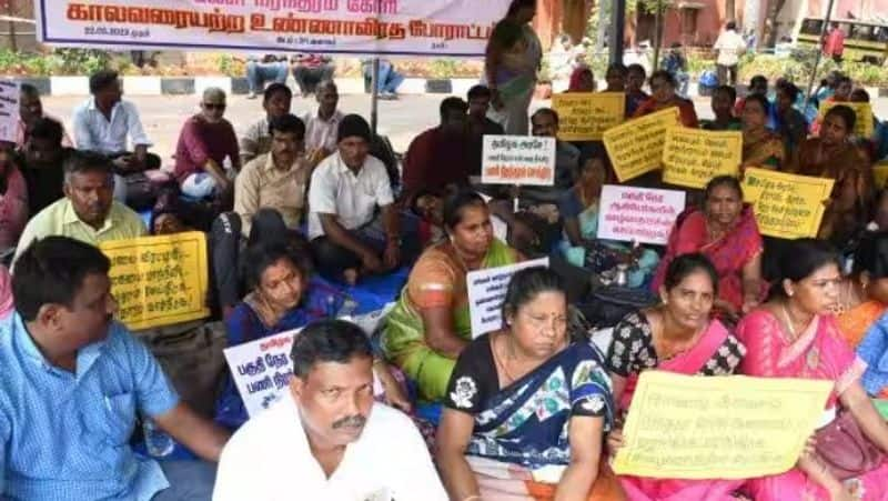 Selvaperunthagai request to make part-time teachers permanent