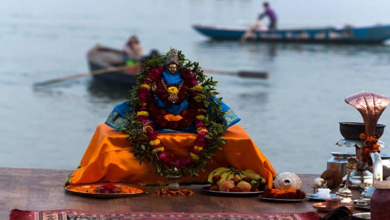 Keeping Ganga water auspicious but why  keeping Ganga idol is prohibited