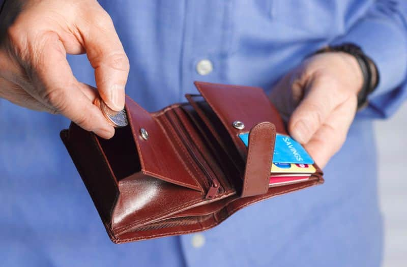 lucky color of wallet to attract luck and wealth and  is a black colour wallet good for money as per vastu in tamil mks