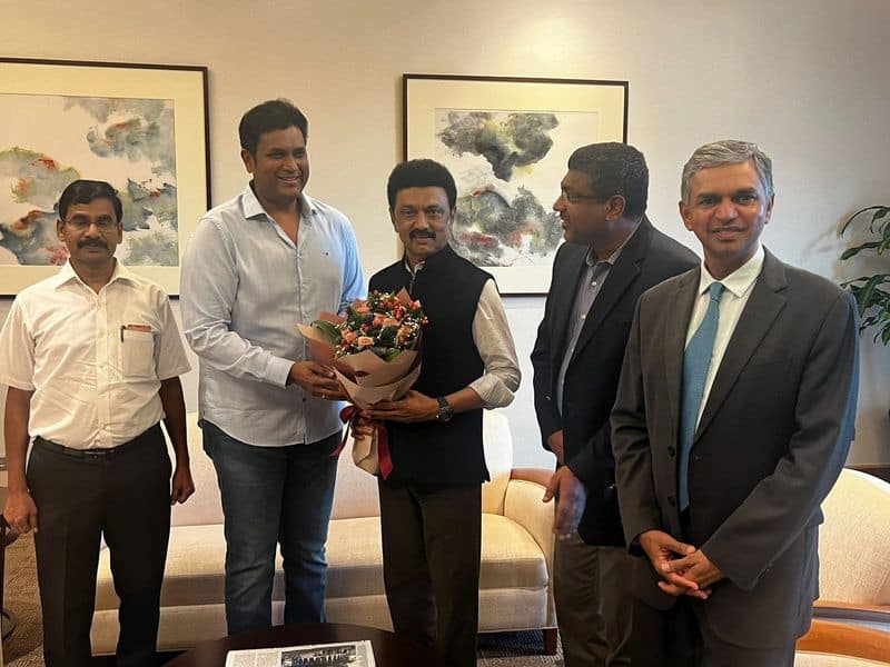 MK Stalin welcomed in Singapore by Indian High commissioner Periasamy Kumaran