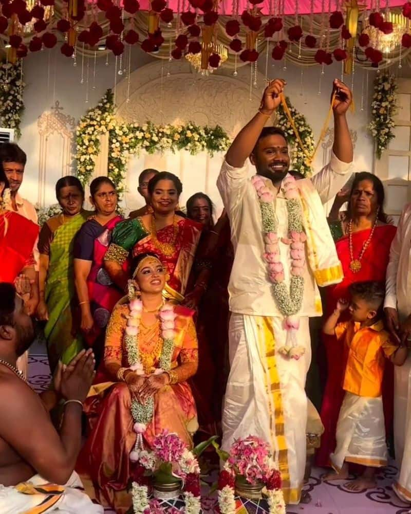 Eruma saani fame vijay viruz and nakshatra murthy wedding photos viral