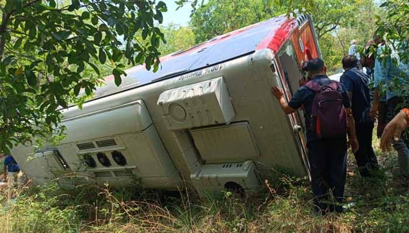   Six  injured in road accident on Tirumala ghat road lns 