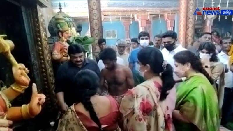 Actor Prabhu had darshan of Sami at Kulatheiva Temple in Mannargudi!