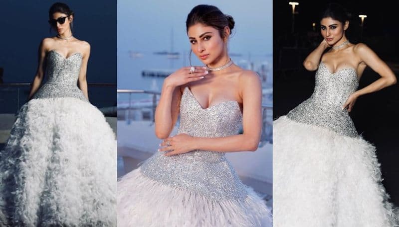 Actress Mouni Roy looks beautiful in trendy gown NSK 