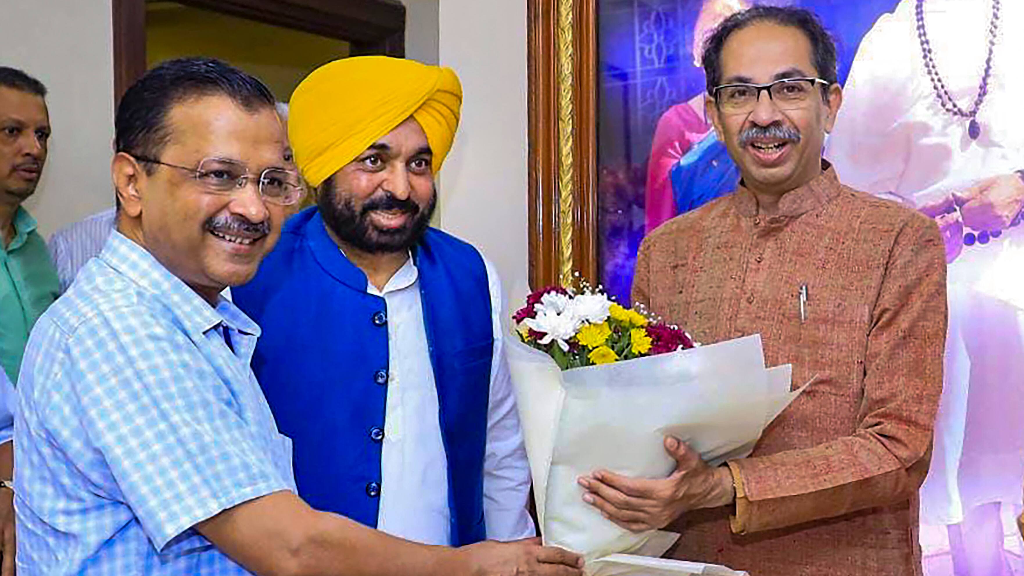 kejriwal thakrey meeting
